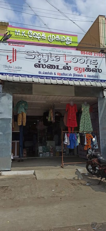 Style Looks business photograph