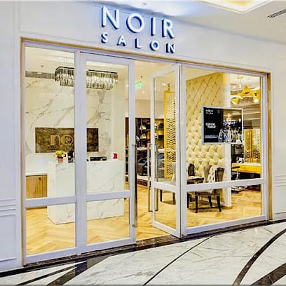 NOIR - THE SALON business photograph