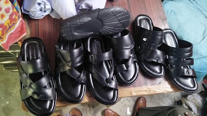 Agra shoes wholesale market perfaction shoes business photograph