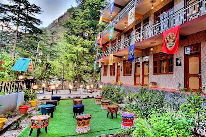 Hogwartz Hostel business photograph