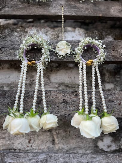 House of Threads - Flower Jewellery Udaipur business photograph