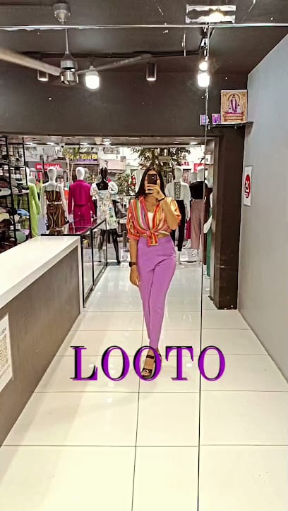 Looto Clothing store business photograph