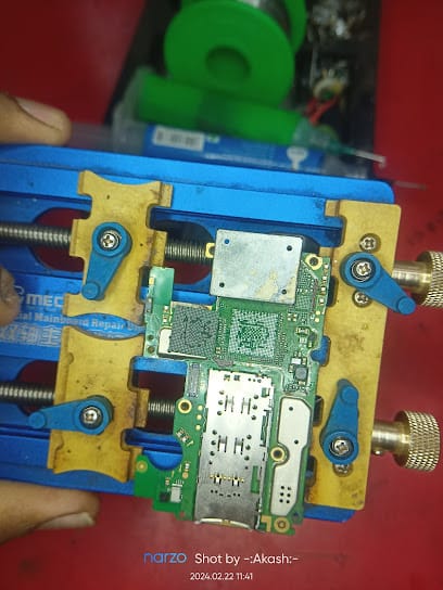 Mobile phone repairing centre business photograph