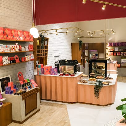 Provenance Gourmet Gifts, Prabhadevi Mumbai | Café and Desserts business photograph