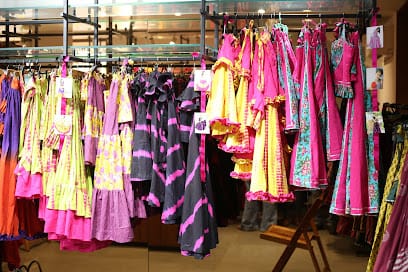 Gallery One o five - the display space business photograph