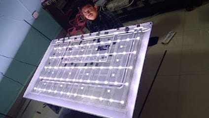 Subodh Gupta Repairing Center business photograph