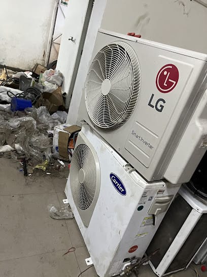 Old Used Ac Sale & Purchase business photograph
