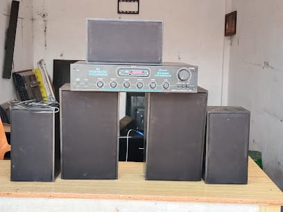 V M H ELECTRONICS business photograph