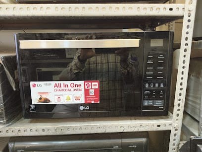 Ali's Electronics business photograph