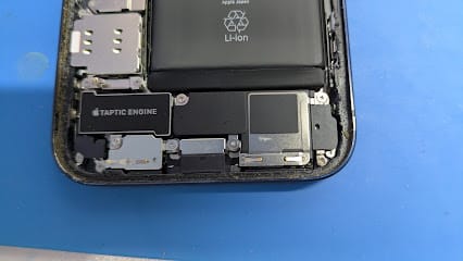 RepairSum Google pixel phone repair. iPhone repair service OnePlus Motherboard Mobile and Laptop Repair services business photograph