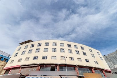 Octave Himalaya Monarch business photograph