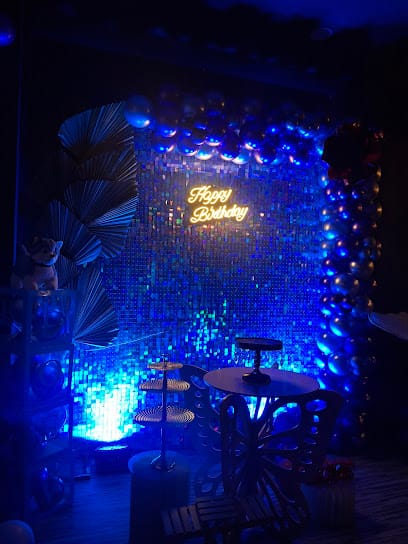 Surprise box business photograph