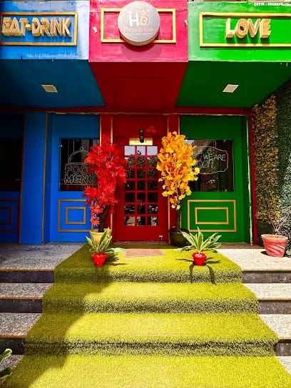 Hugs & Bite business photograph