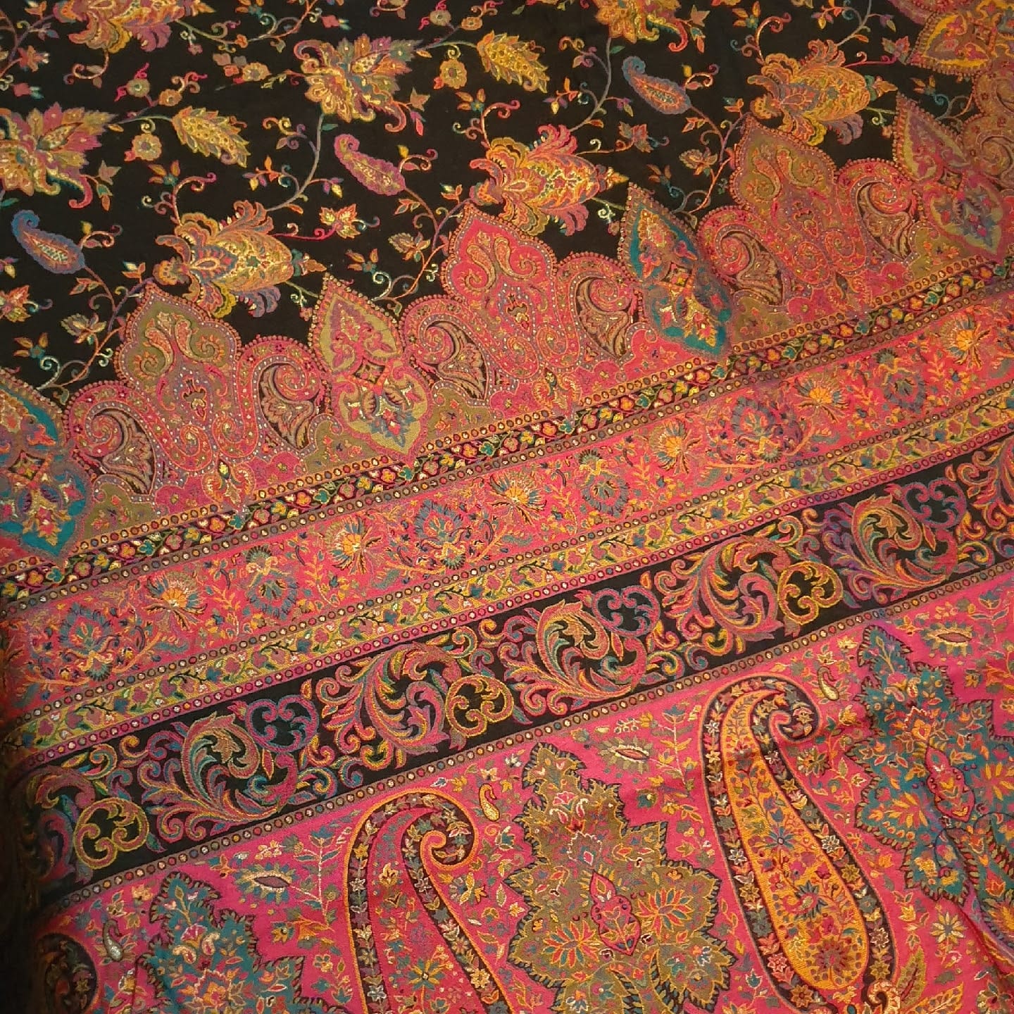 Sangeeta Fabrics & Raunak Textiles sarees manufacturer handloom weaving business photograph