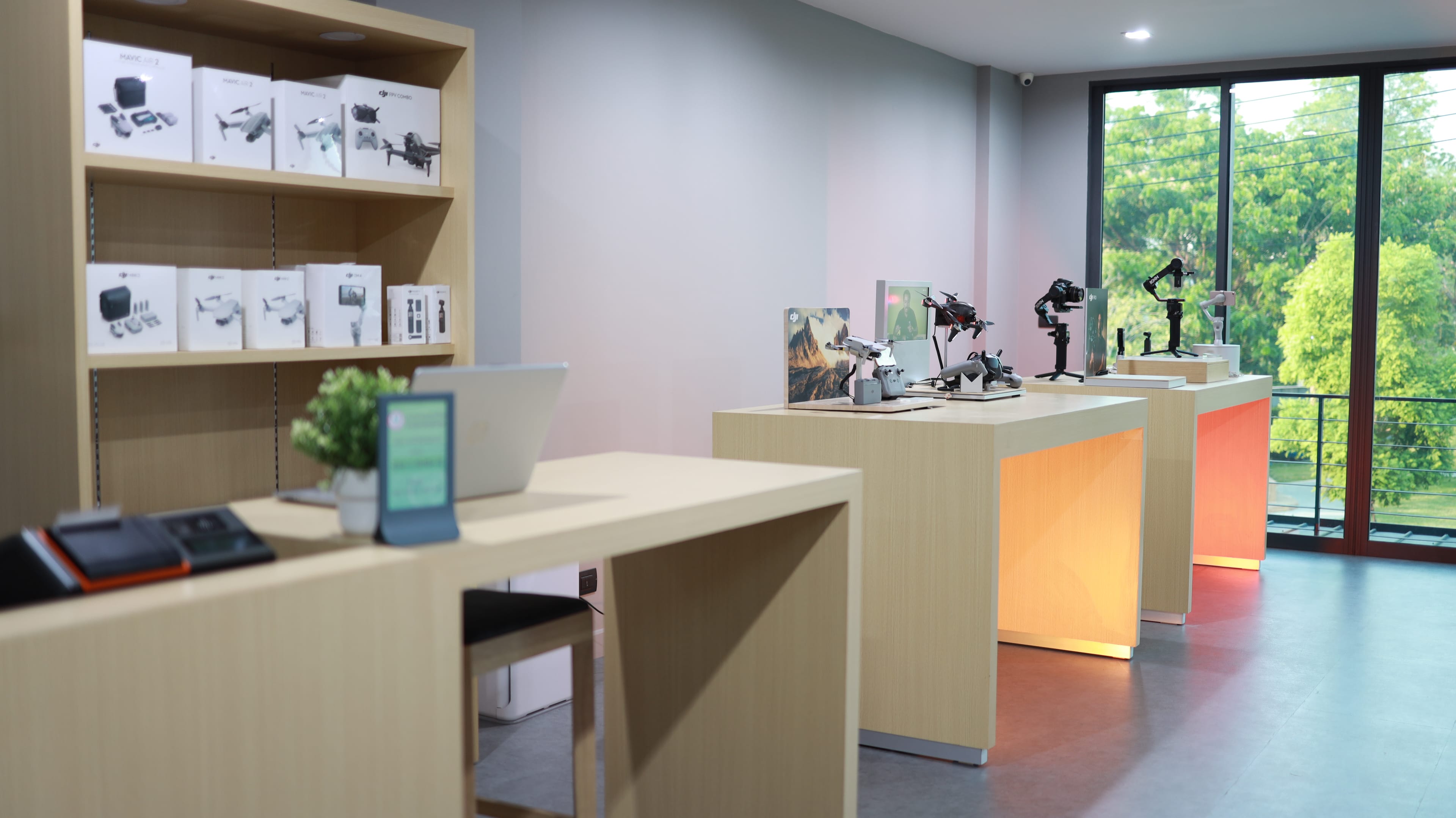 DJI 13 Store Experience Service Center ถนนลาดปลาเค้า business photograph