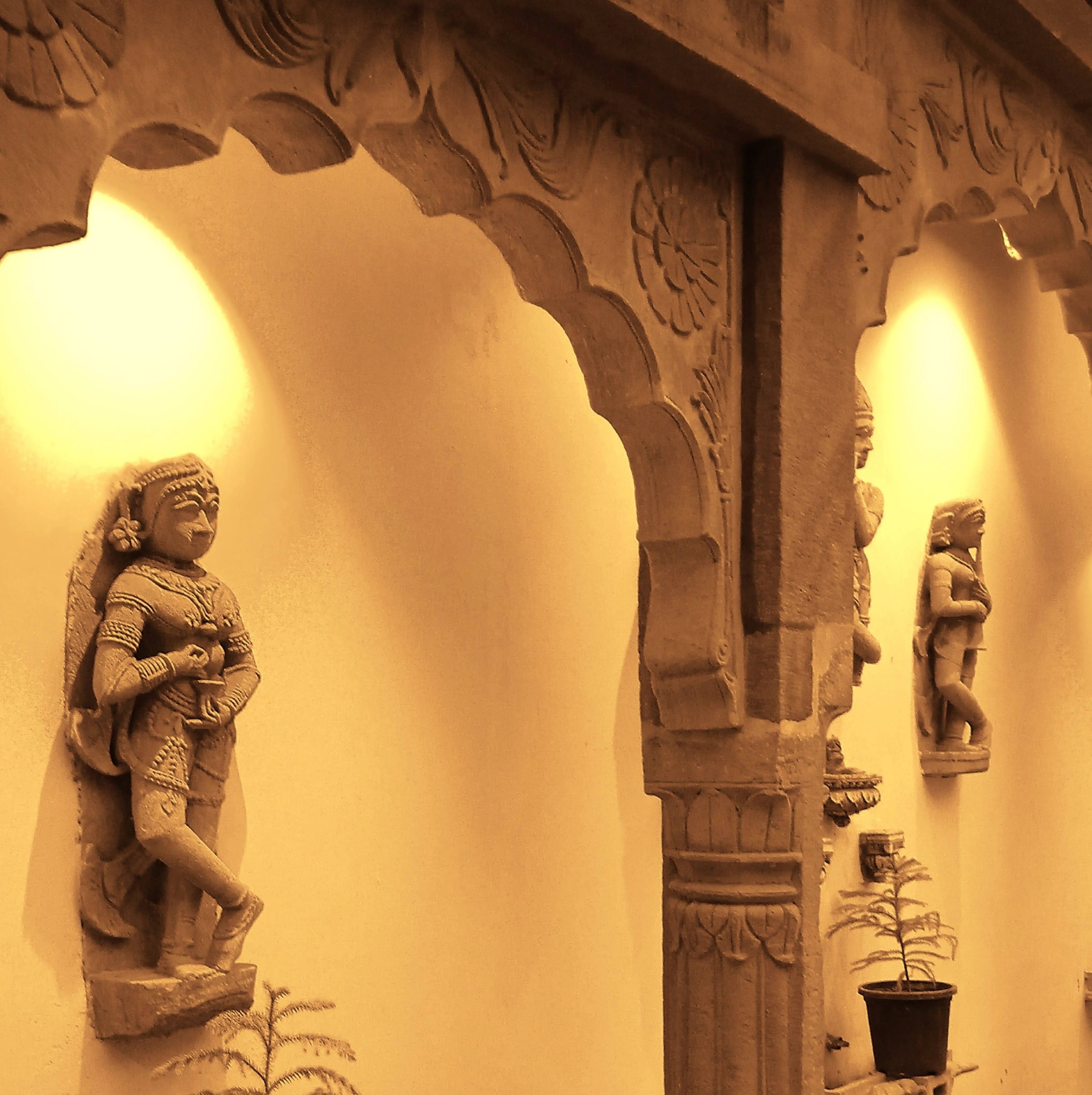 RIGMOR HAVELI business photograph