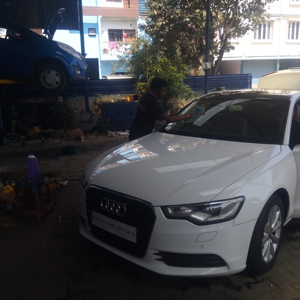 Suresh Auto Garage business photograph