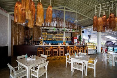 The Southern Deck - Beach Bar & Bistro business photograph