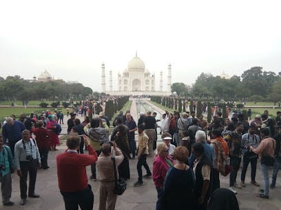 Taj Mahal Day Trip | One Day Delhi to Agra Fatehpur Sikri Tour Package business photograph