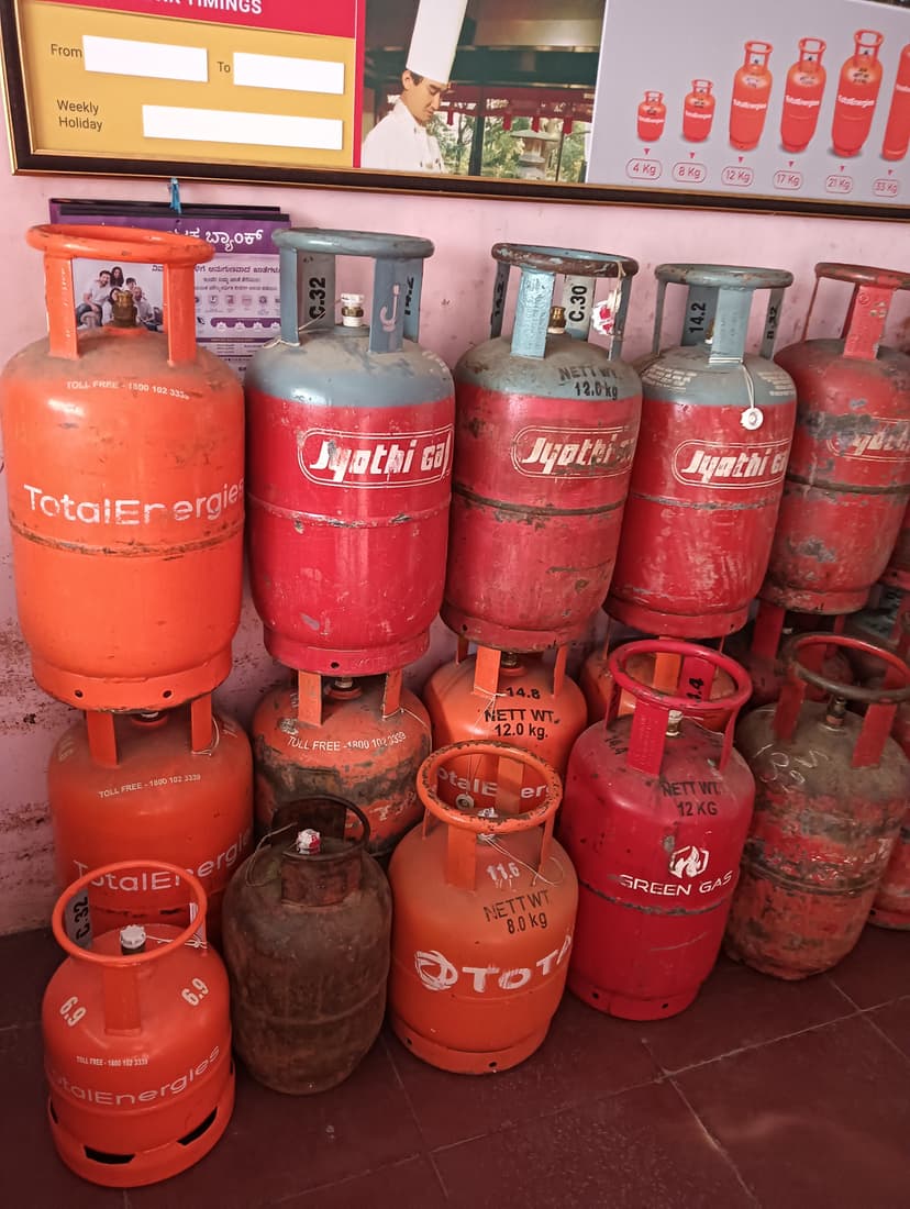 Domestic LPG Cooking Gas Cylinder Home Delivery image