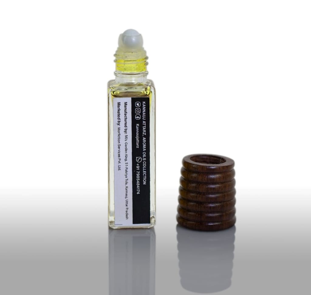 Golden Musk Attar: Unveiling the Opulence of a Liquid Sun view 2