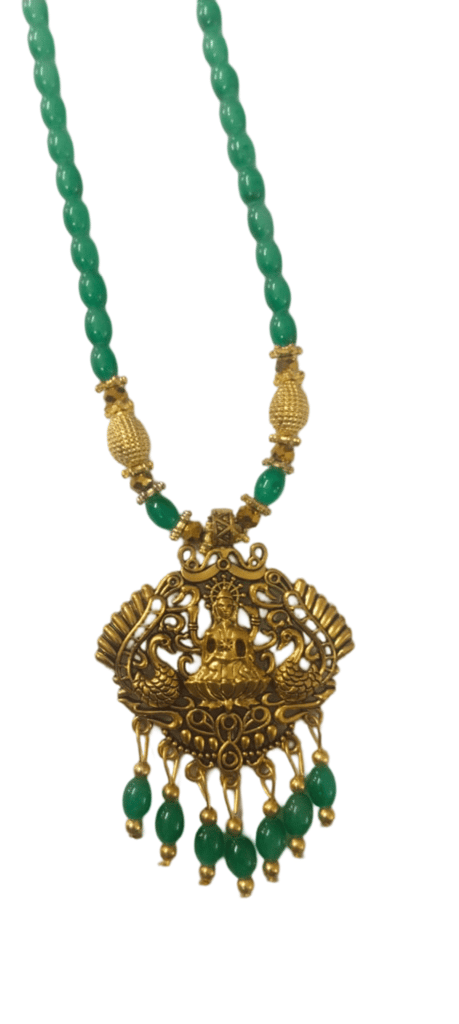 **Green Beaded Necklace with Gold-plated Pendant** view 2