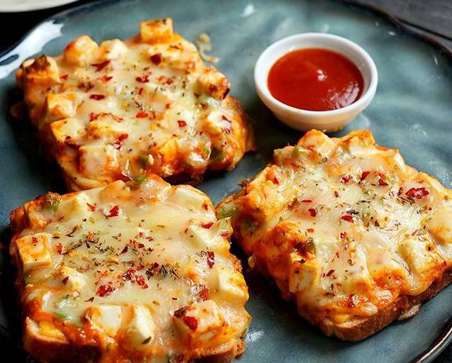 Schezwan Onion Paneer Toast