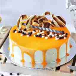 Eggless Butterscotch KitKat Cake