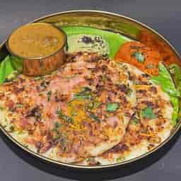 Ghee Onion Uttapam (2 Pcs)