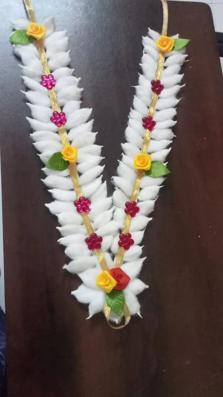 Cotton garland (Haar) .