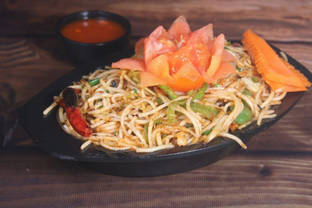 Veg Chilli Garlic Noodles
