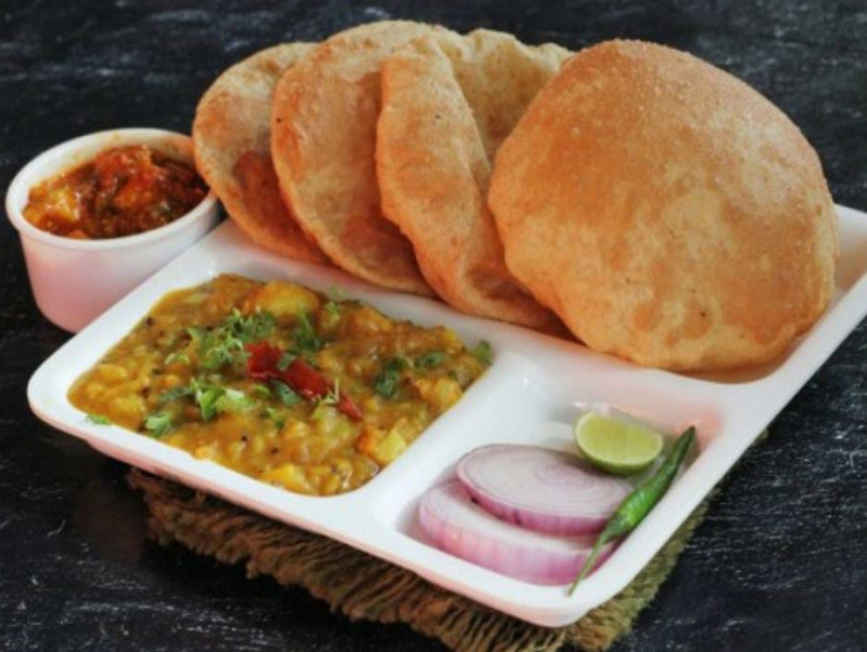 Aloo puri combo