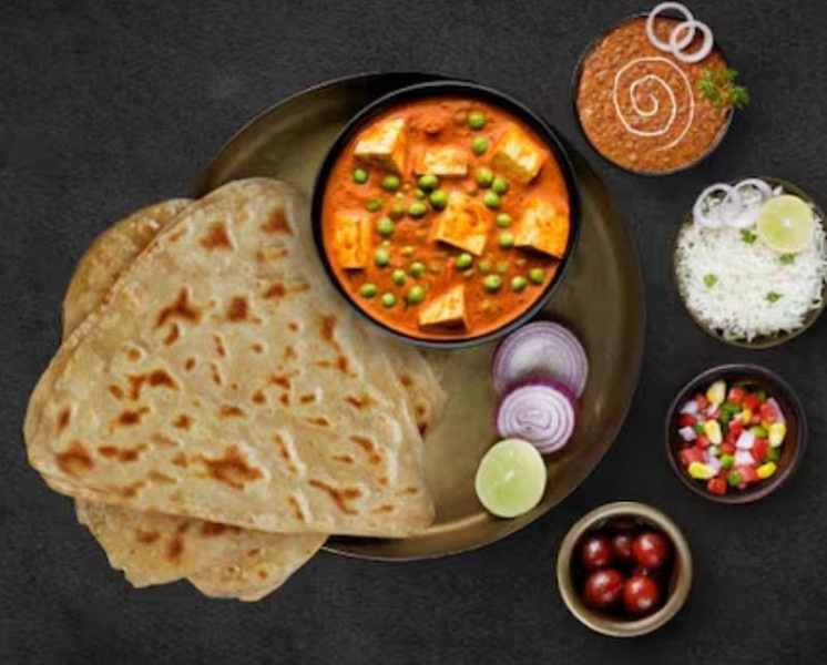 Matar paneer premium thali