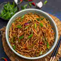 Veg garlic noodles