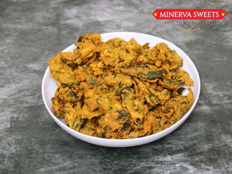 (full) palak pakodi