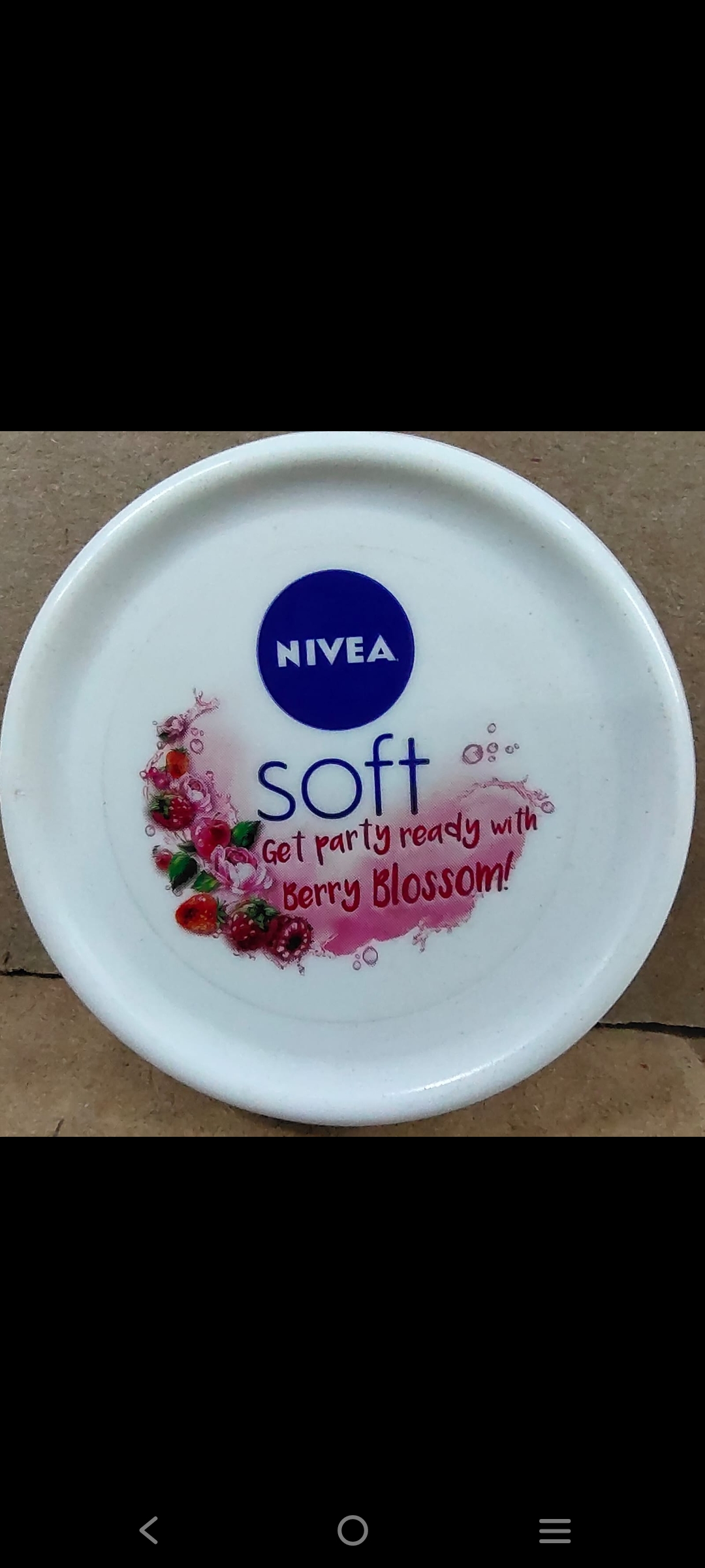 Nivea soft berry blossom
