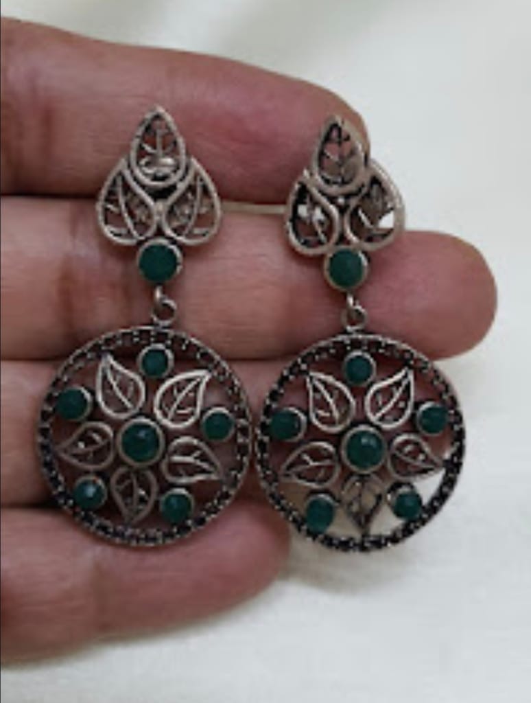 Glamvila Green Stone Designer Jewellery Set view 2