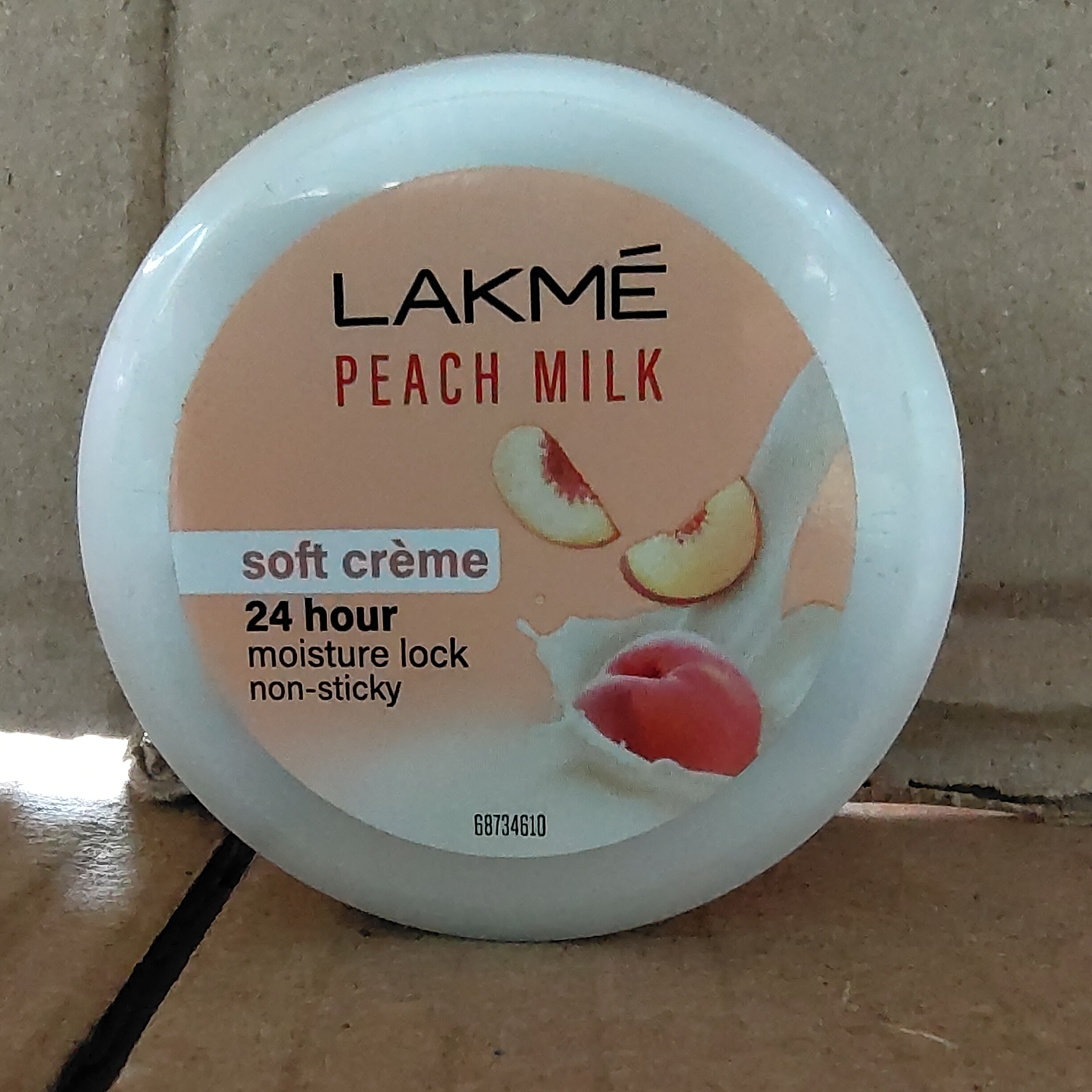 Lakme Moisturiser Peach Milk Soft Cream