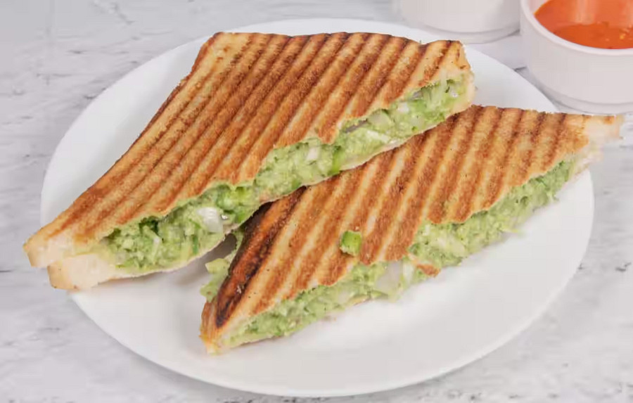 Cheese chilli grilled sandwich