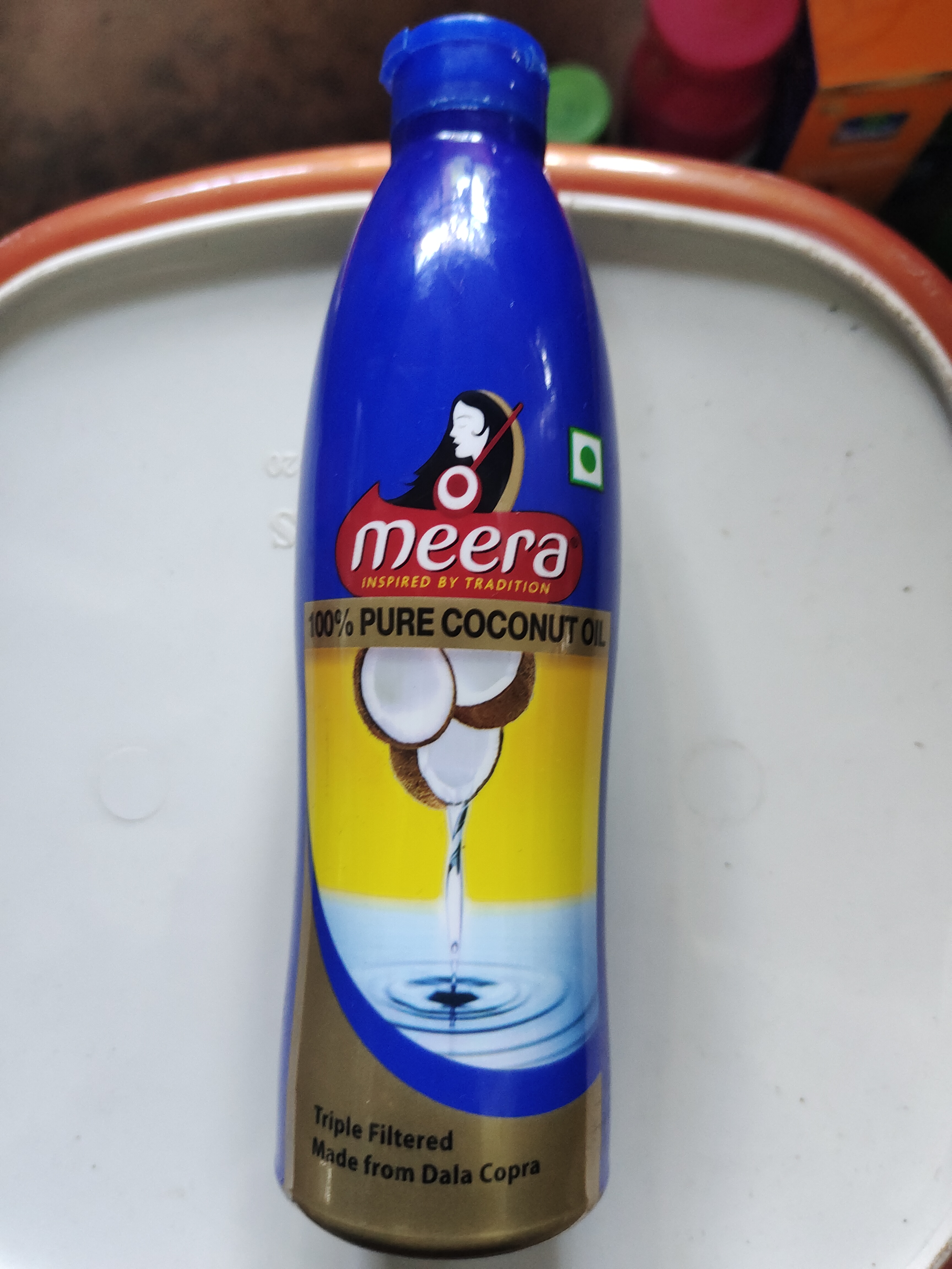 meera 100% pure coconut hair oil