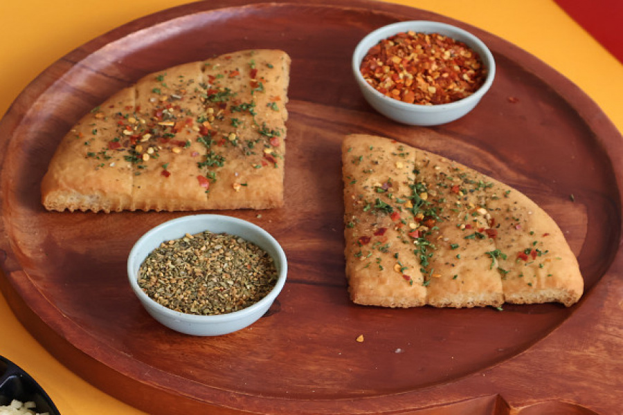 Four cheese garlic bread sticks
