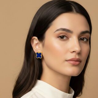 Clover Stud Earring (Blue) view 2