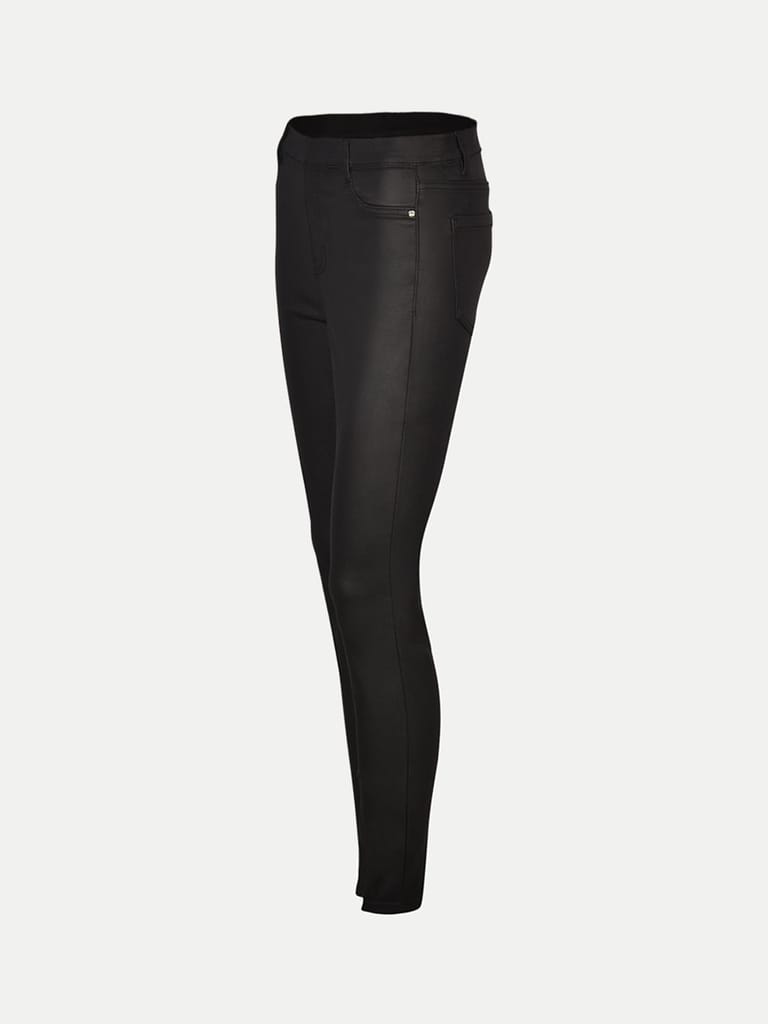 Women Black Solid Legging view 2