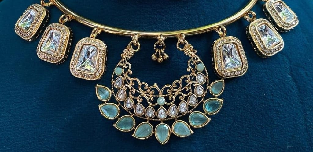 Exquisite Gold-Plated Kundan and Pearl Choker Necklace Set with Earrings view 2