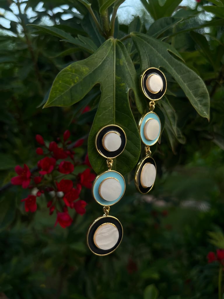 Chic Orbit Drops