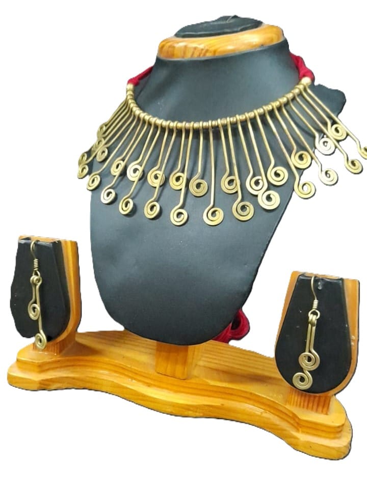 Dokra Necklace With Earrings view 2
