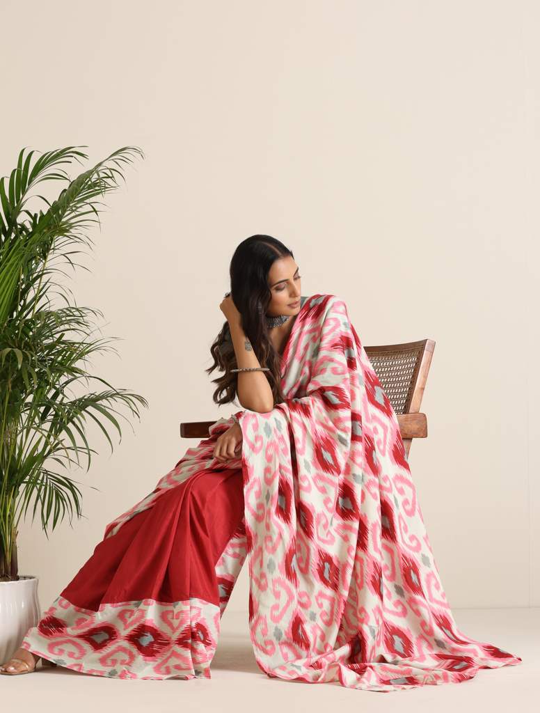 trueBrowns Maroon Grey Muslin Ikat Saree - Maroon (Free Size) view 2