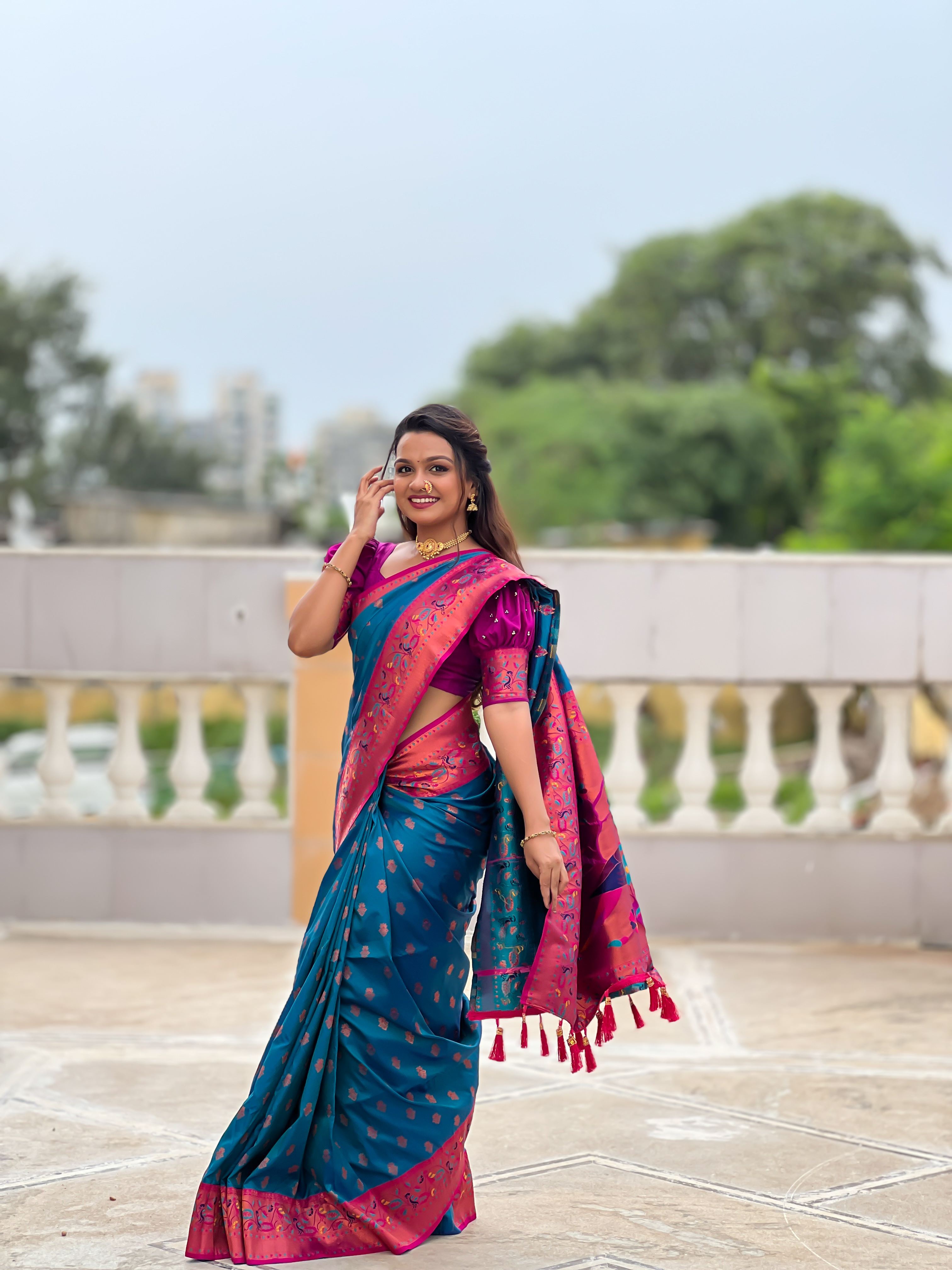 Yavira Silk Blue Women Jacquard Sarees view 2