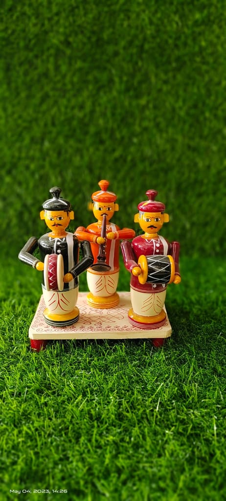 Wooden Band Figurines - Handcrafted Musical Ensemble view 2