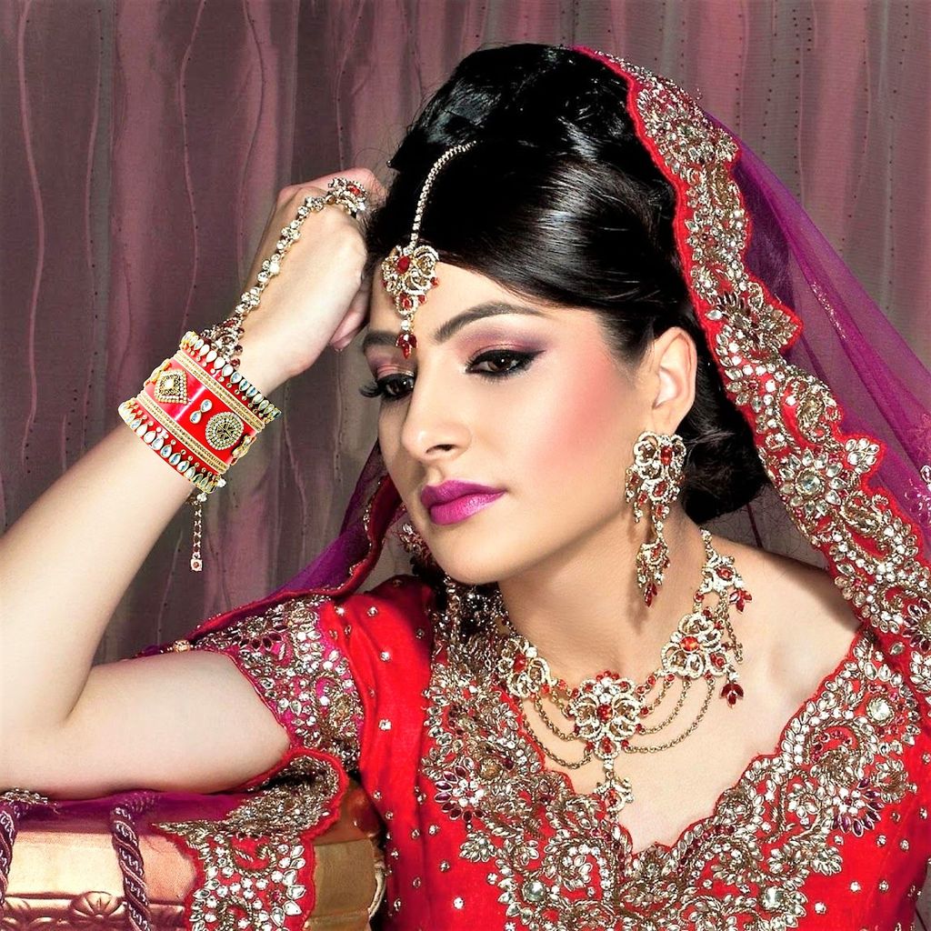 Ambivalence Red Colour Gold-Plated Wedding Chuda view 2